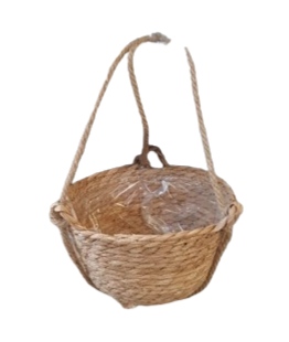 cesto con paglia